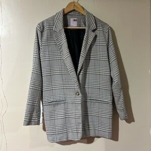 Blazer jacket Size S. 
Pockets are not real. 
One button in the middle.
